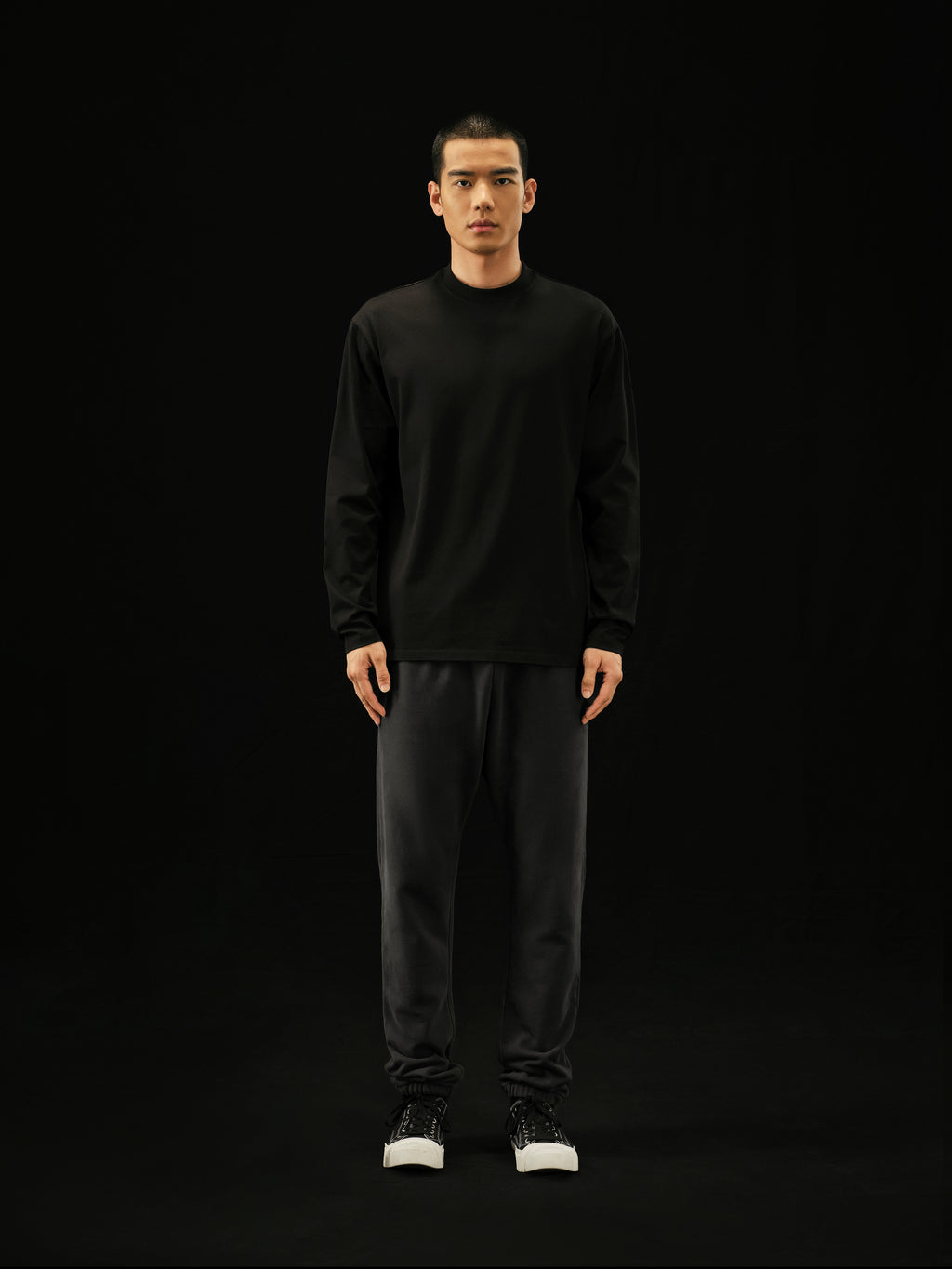 r. 長袖Tシャツ