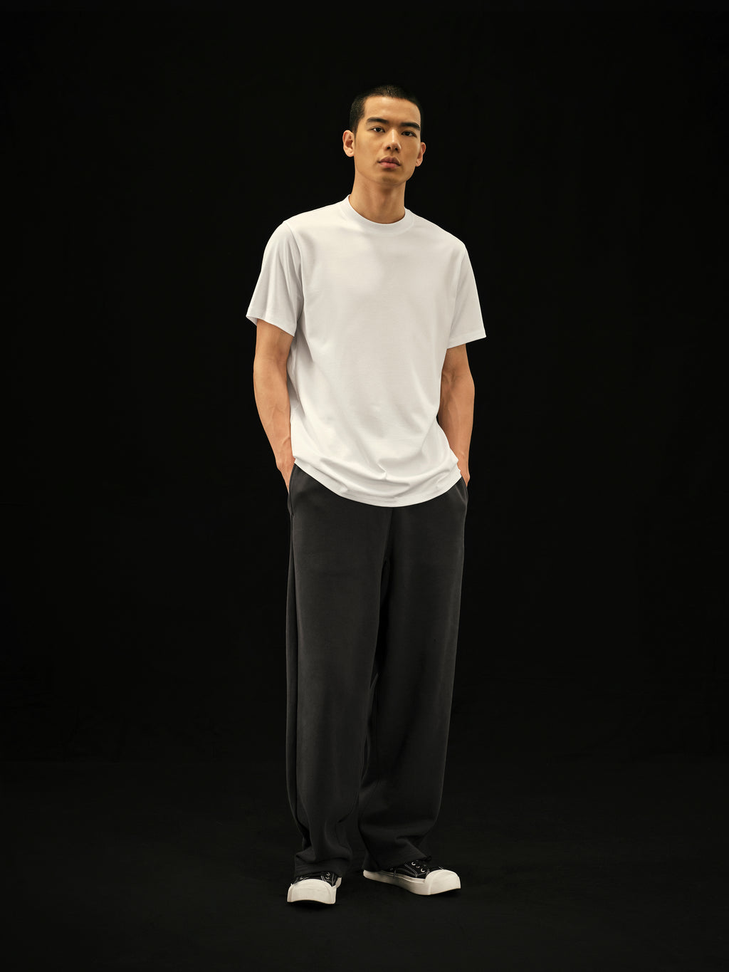 r. 半袖Tシャツ