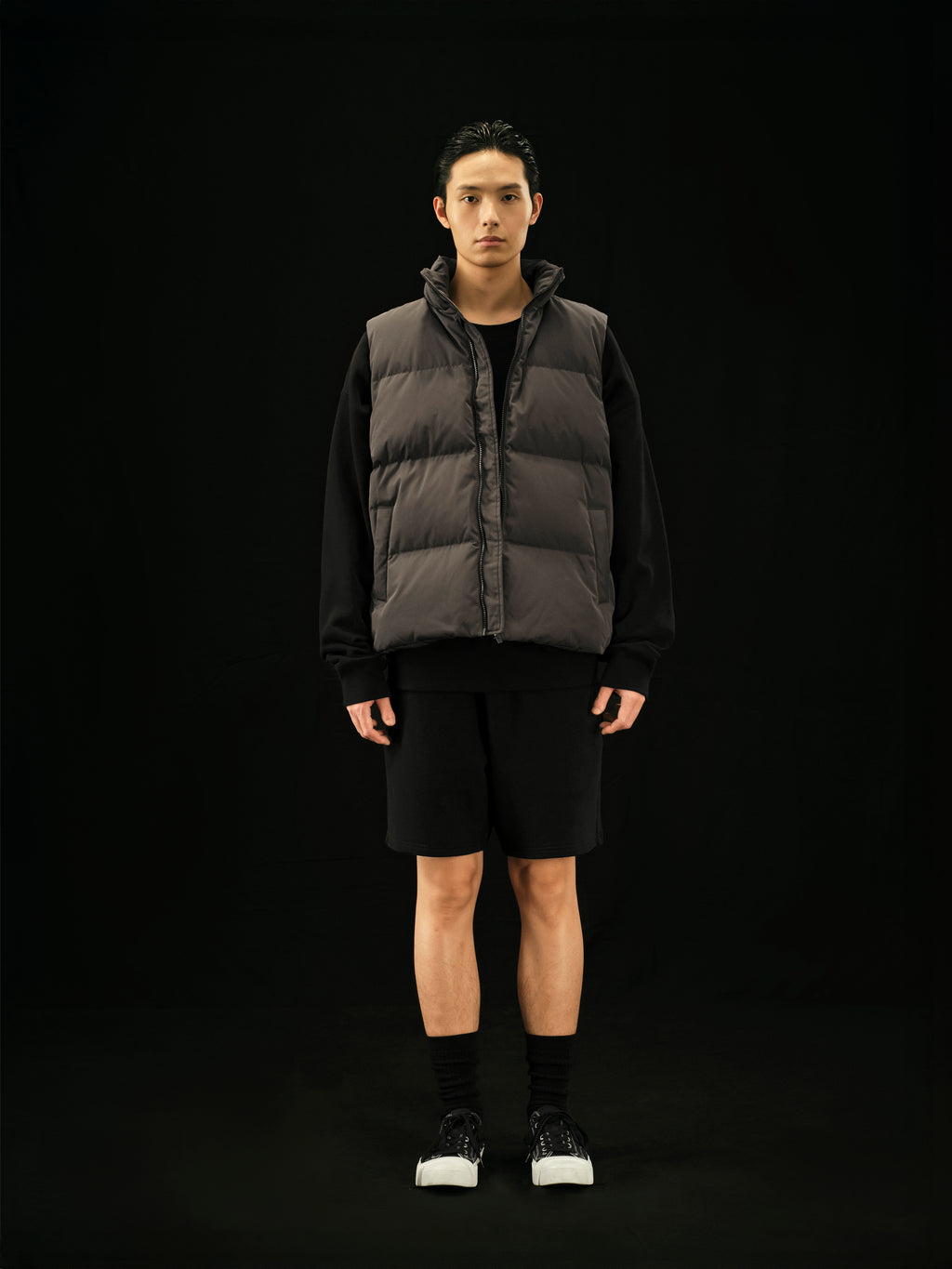 r. Classic Down Vest