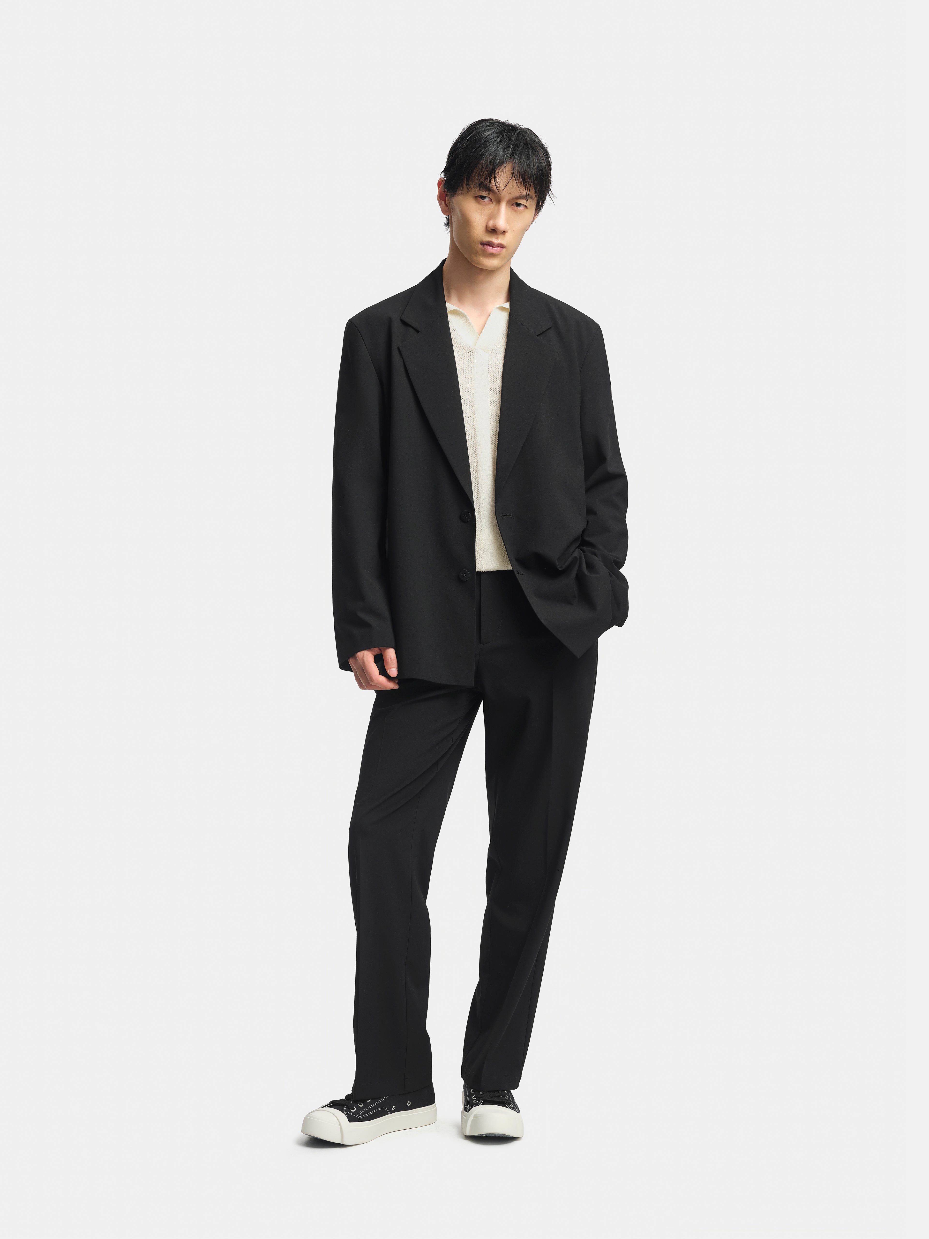 n. Straight-Fit Fine-Spun Pocketless Blazer
