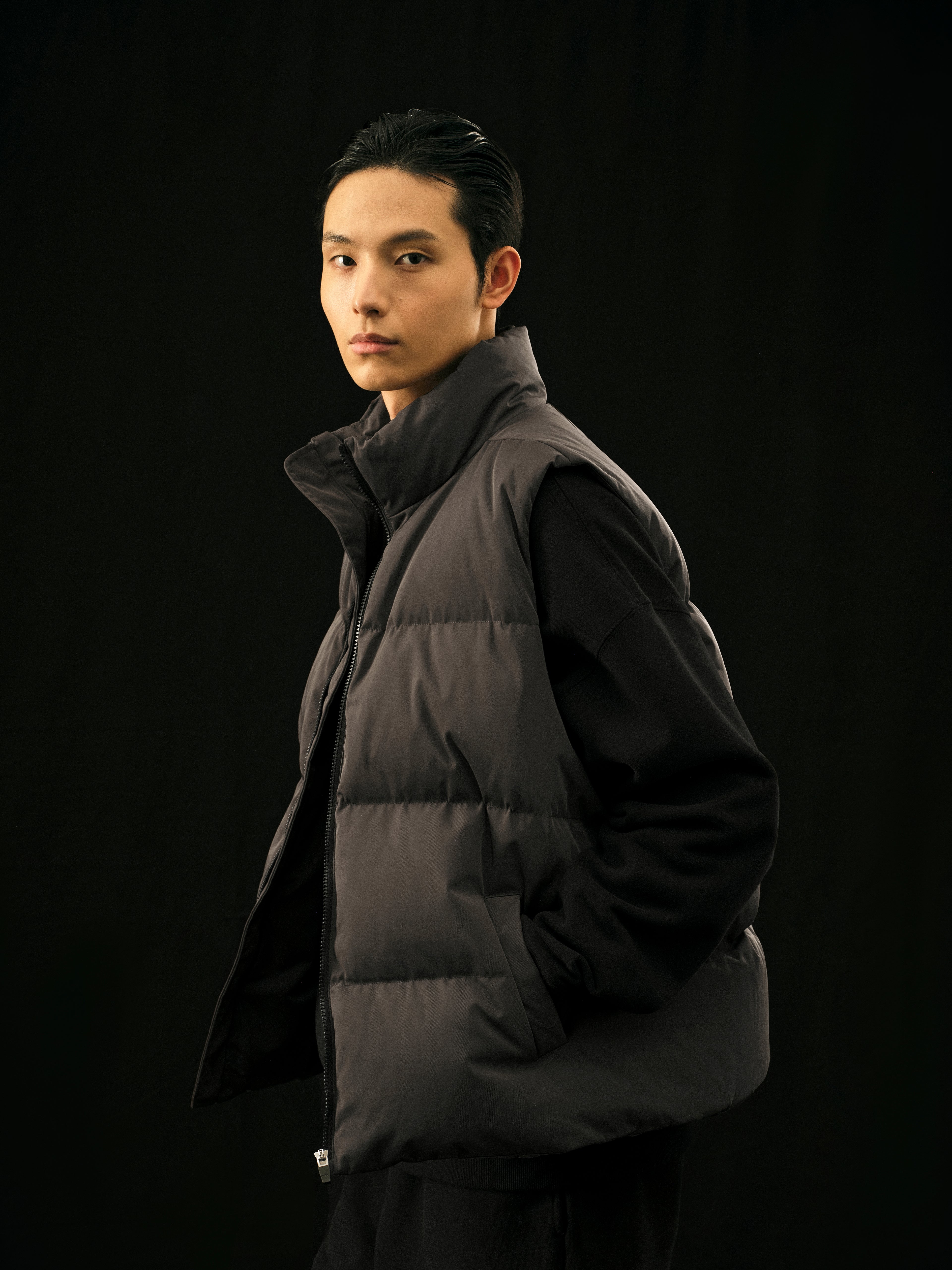 r. Classic Down Vest
