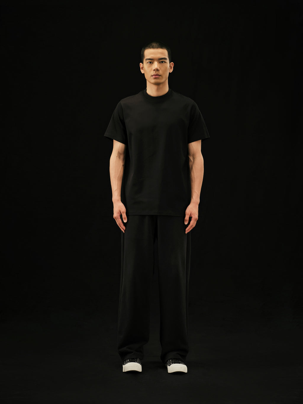 r. 半袖Tシャツ