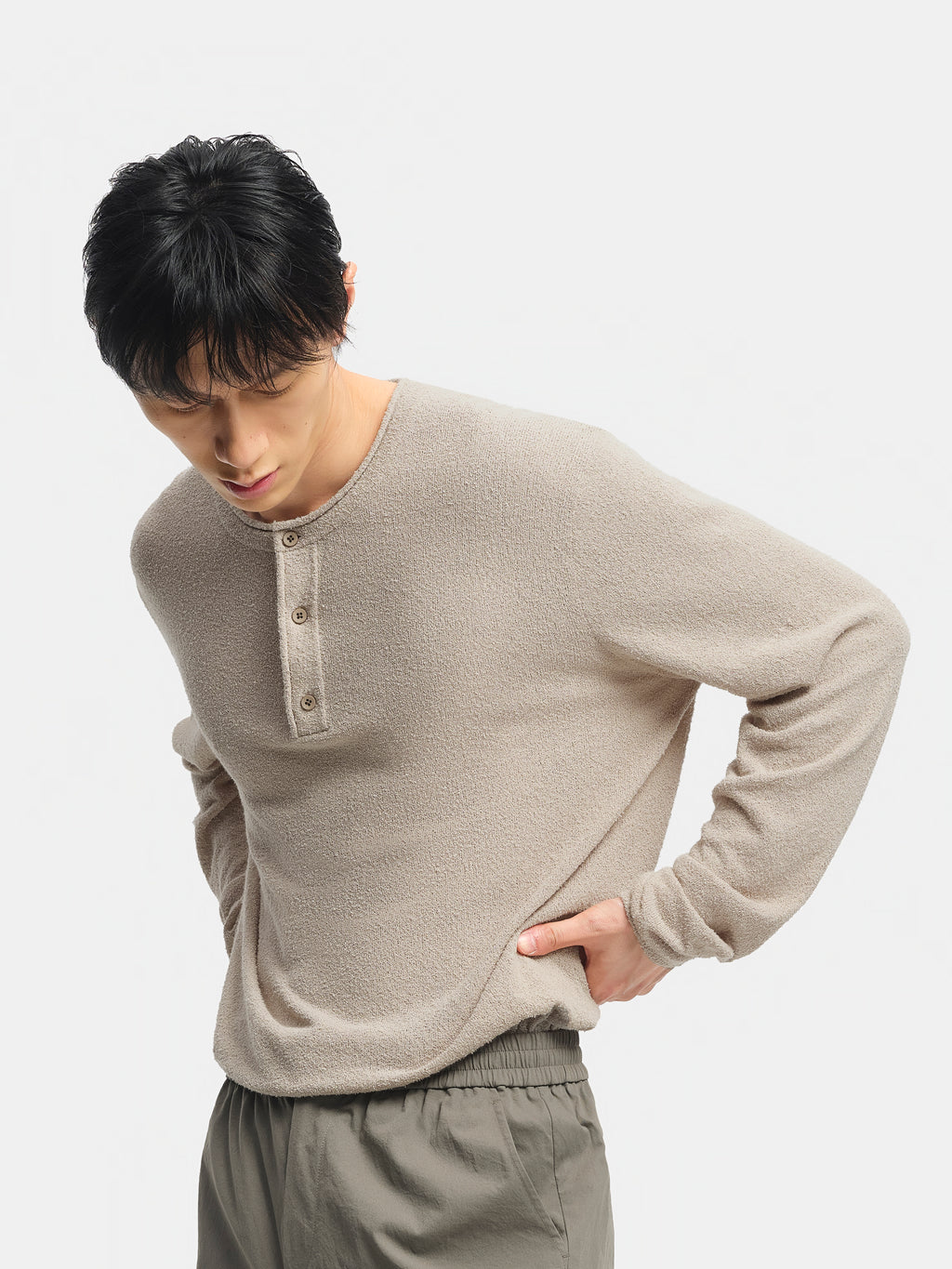 n. コットンリネン　ヘンリーニット