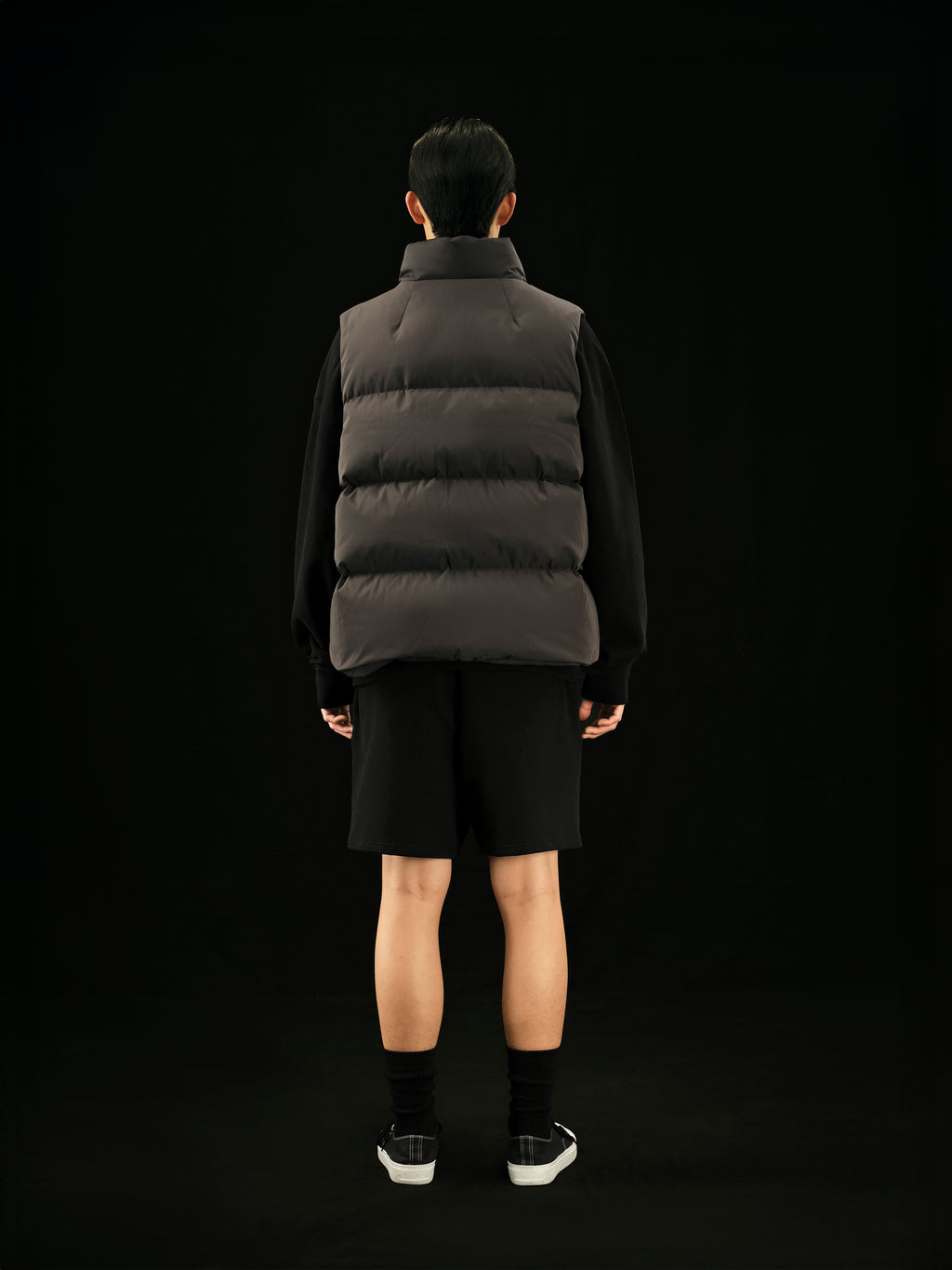 r. Classic Down Vest