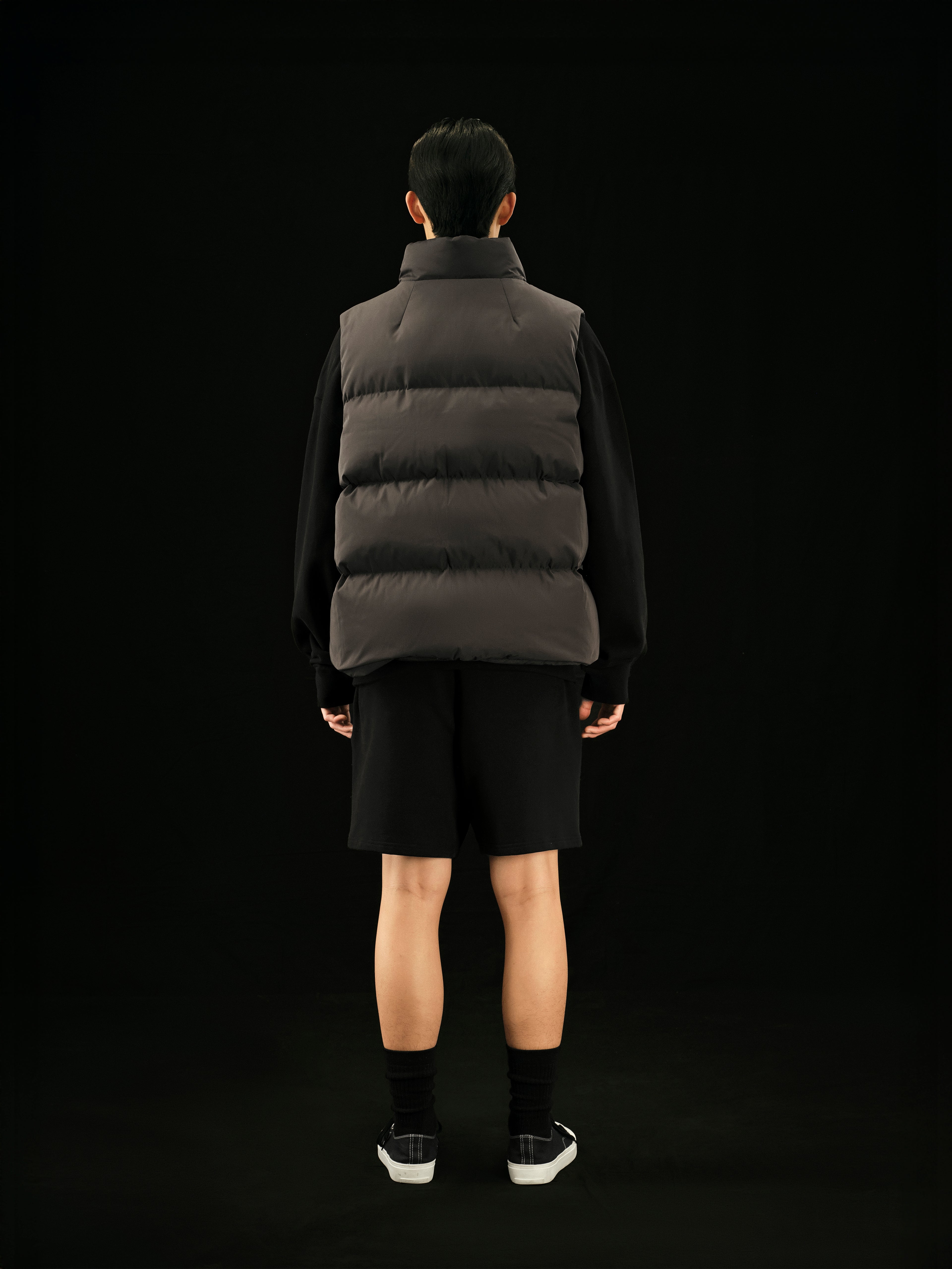 r. Classic Down Vest