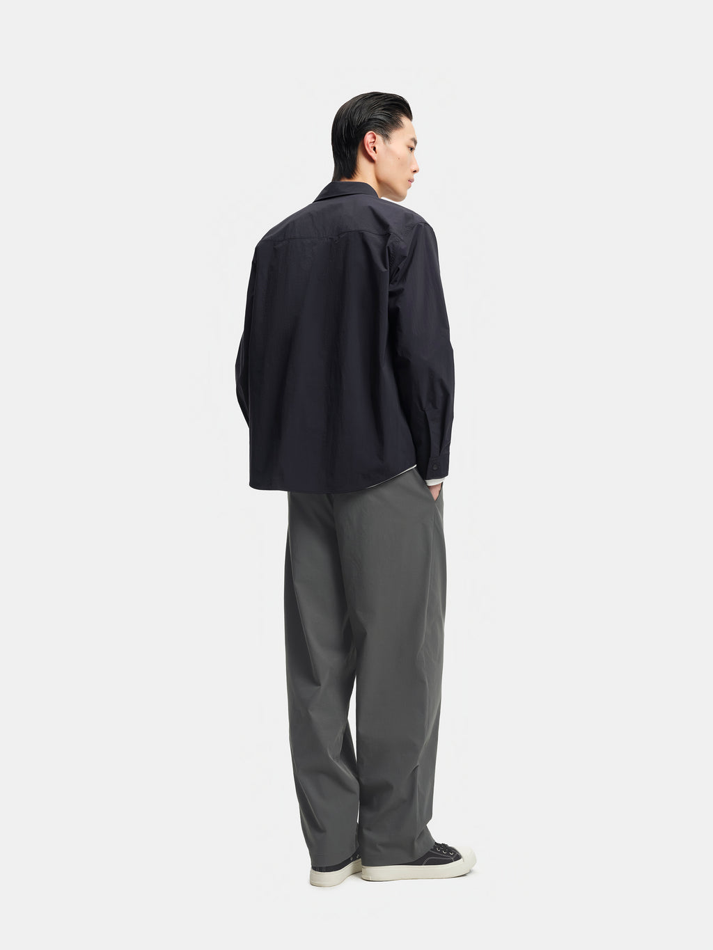 n. スナップボタン　長袖シャツ