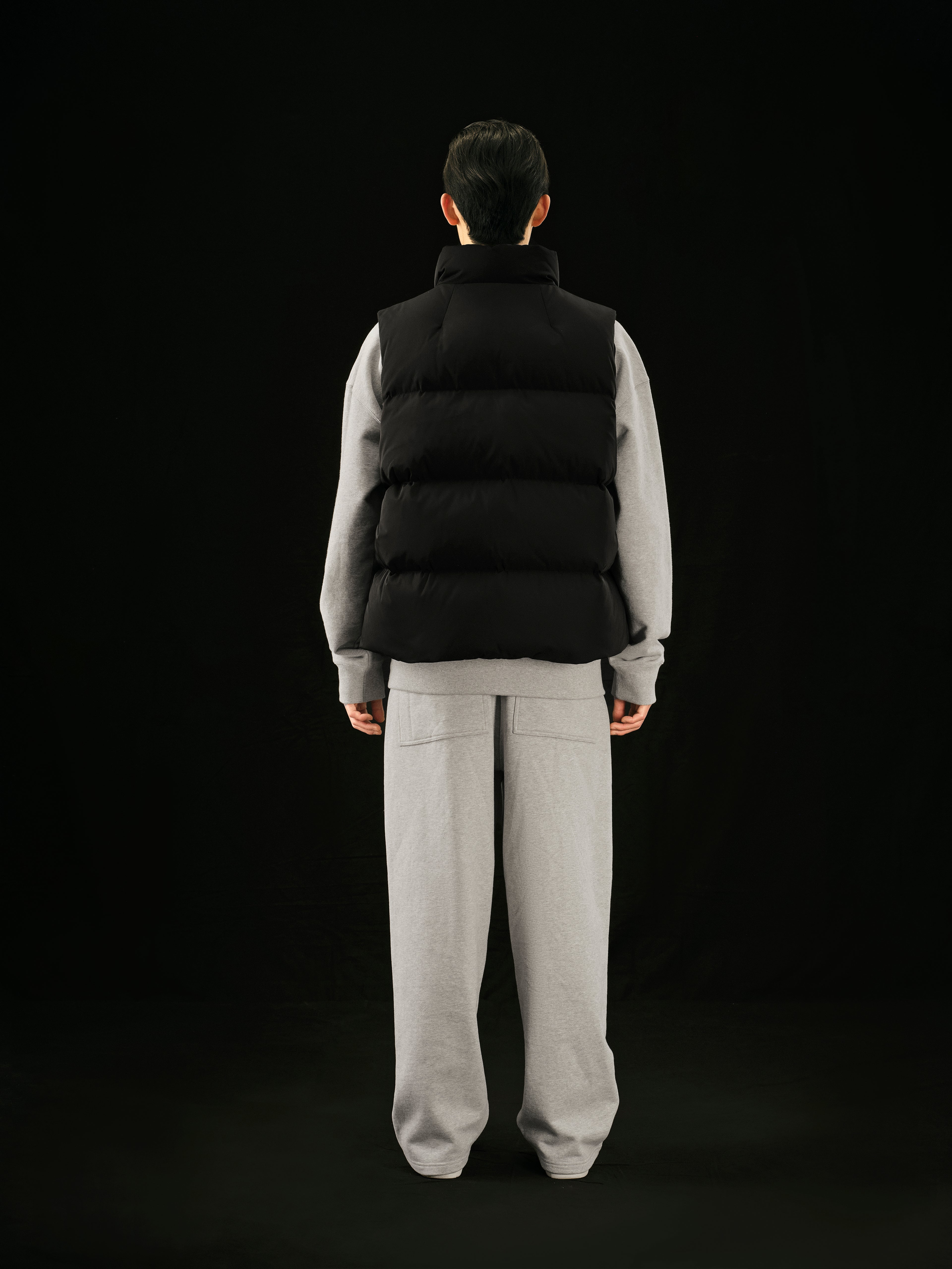 r. Classic Down Vest