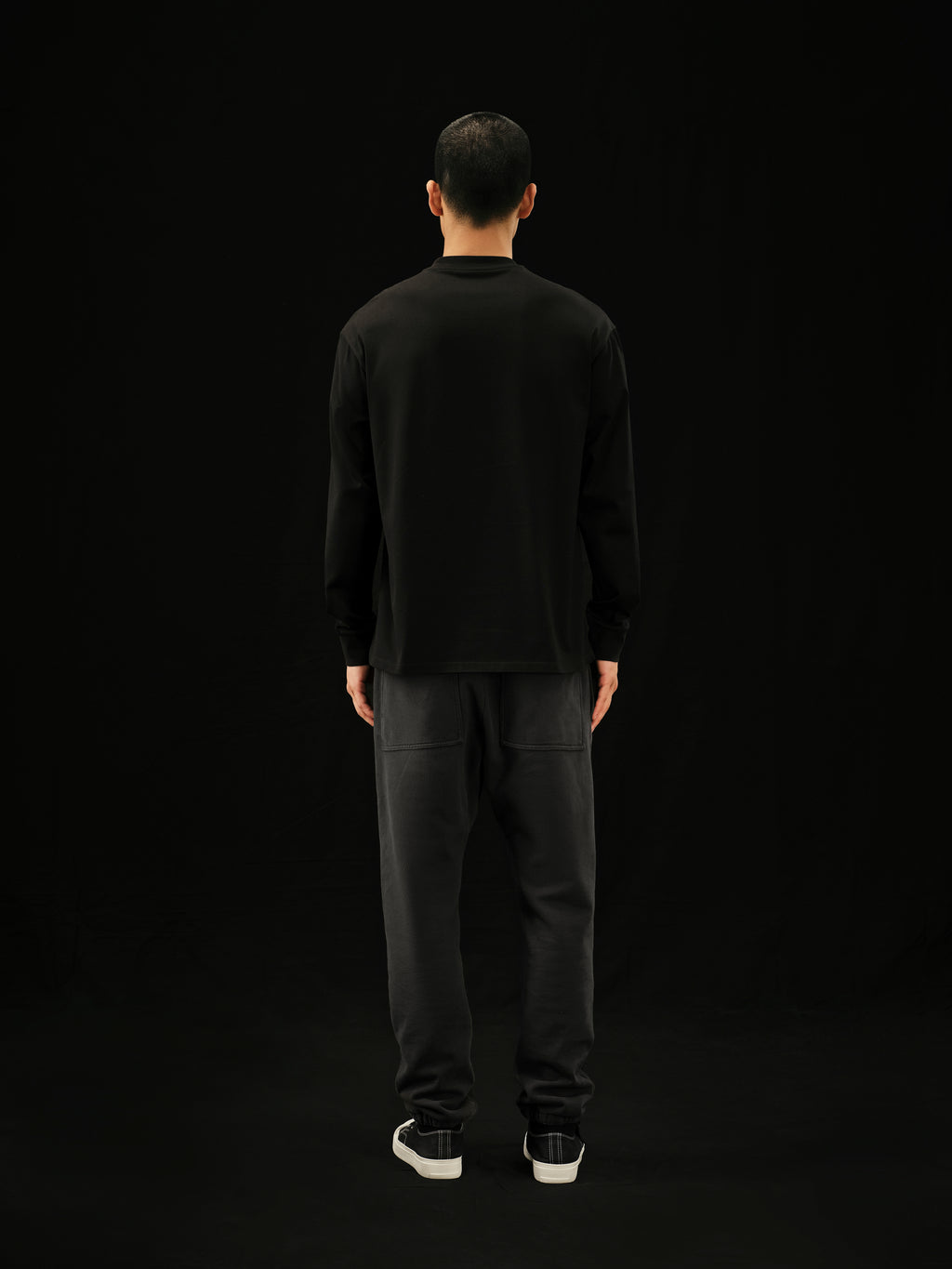 r. 長袖Tシャツ