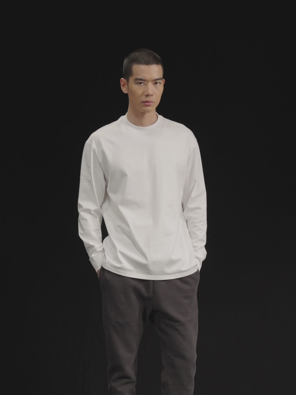 r. 長袖Tシャツ