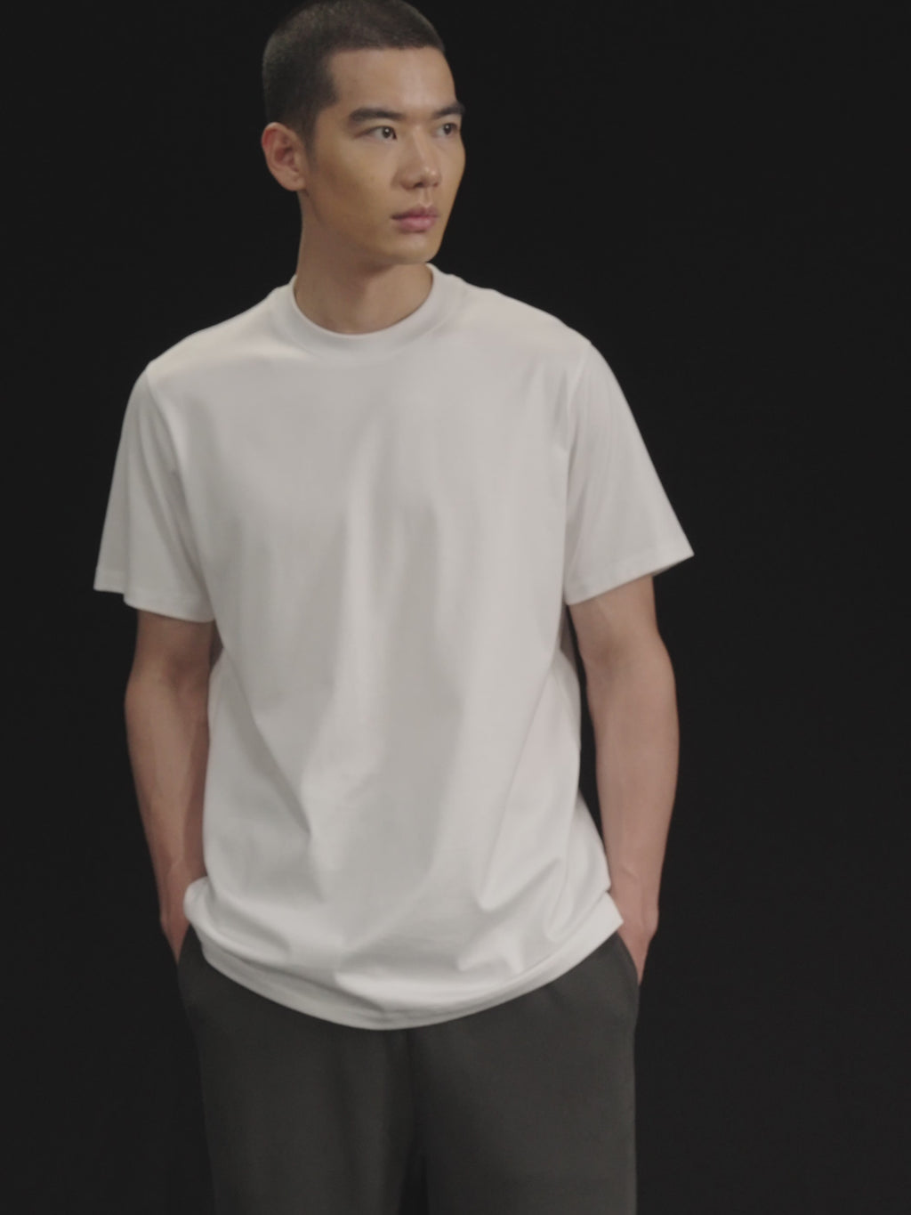 r. 半袖Tシャツ